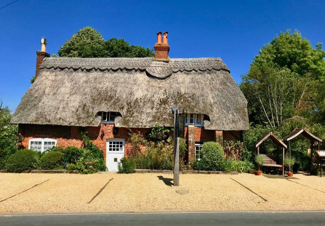 Thatched Cottage Hotel Brockenhurst Exterior foto